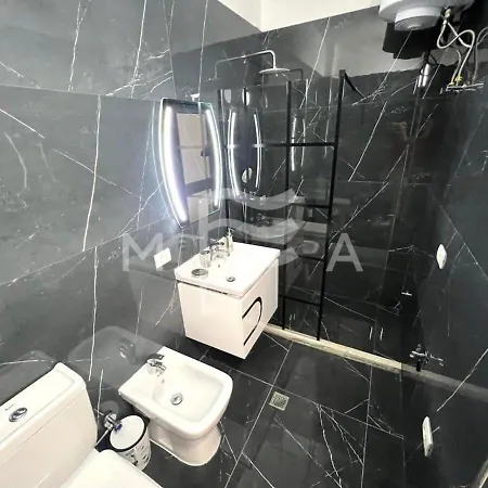 Inn Nirvana 652 Golem (Tirana)