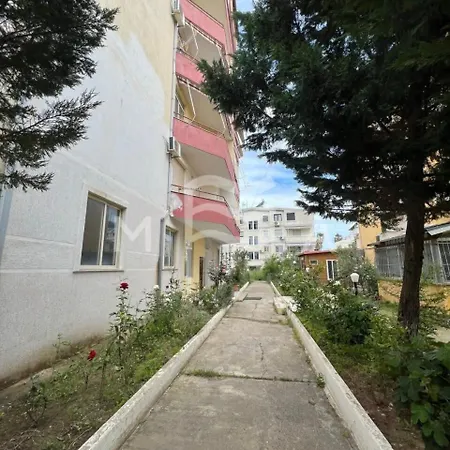 Inn Nirvana 652 *
